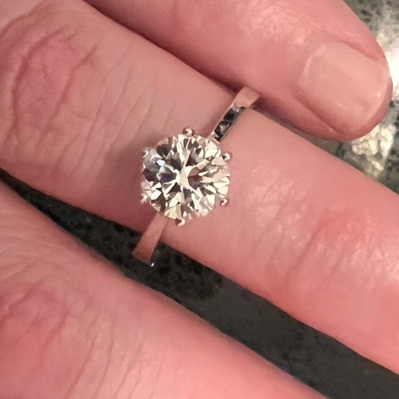 kiokori Jewelry - Kiokori Moissanite engagement ring. 2 carats in 18K plated sterling silver.
